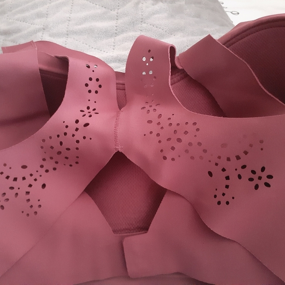 Victoria Secret Sports Bar - Picture 2 of 3